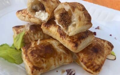 Blätterteigtaschen mit Käse und Feigen